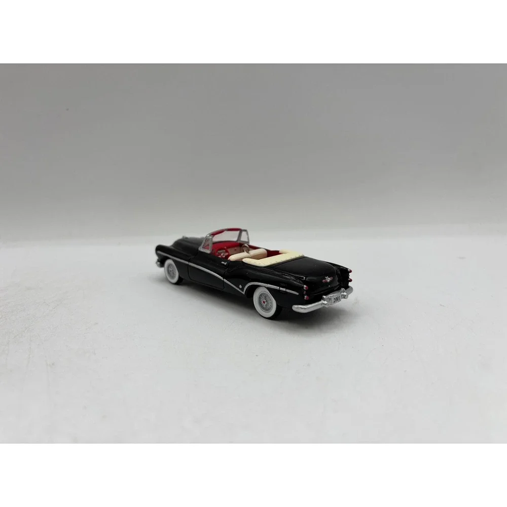 Hallmark Keepsake Ornament 2001 1953 Buick Roadmaster Skylark 11th in Series